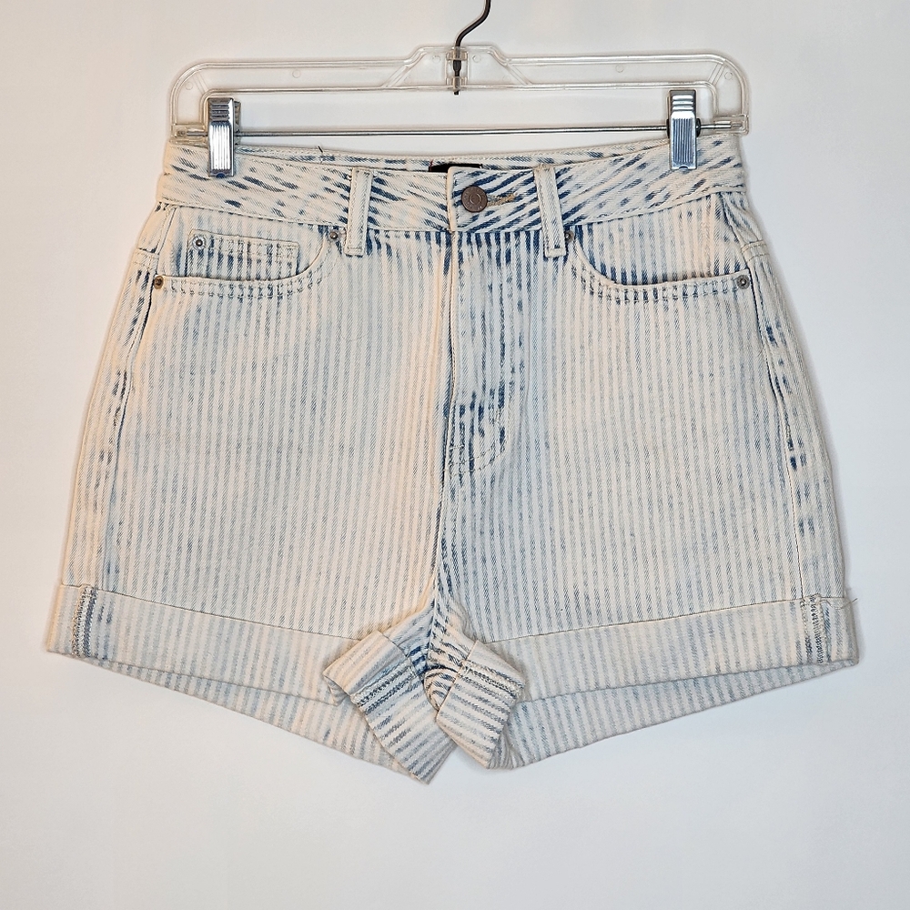 High Waist Urban Outfitters BDG distressed denim shorts size 26
